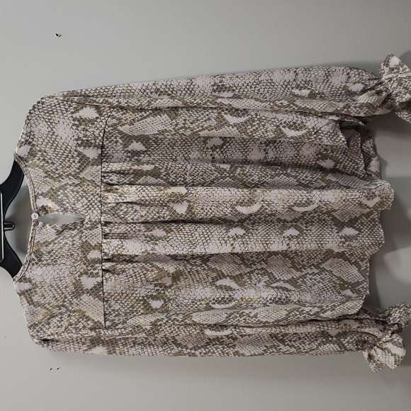 Sincerely Jules NWT Taupe, Brown and Gold Shimmer Ruffled Puff Sleeve Blouse - Picture 2 of 7